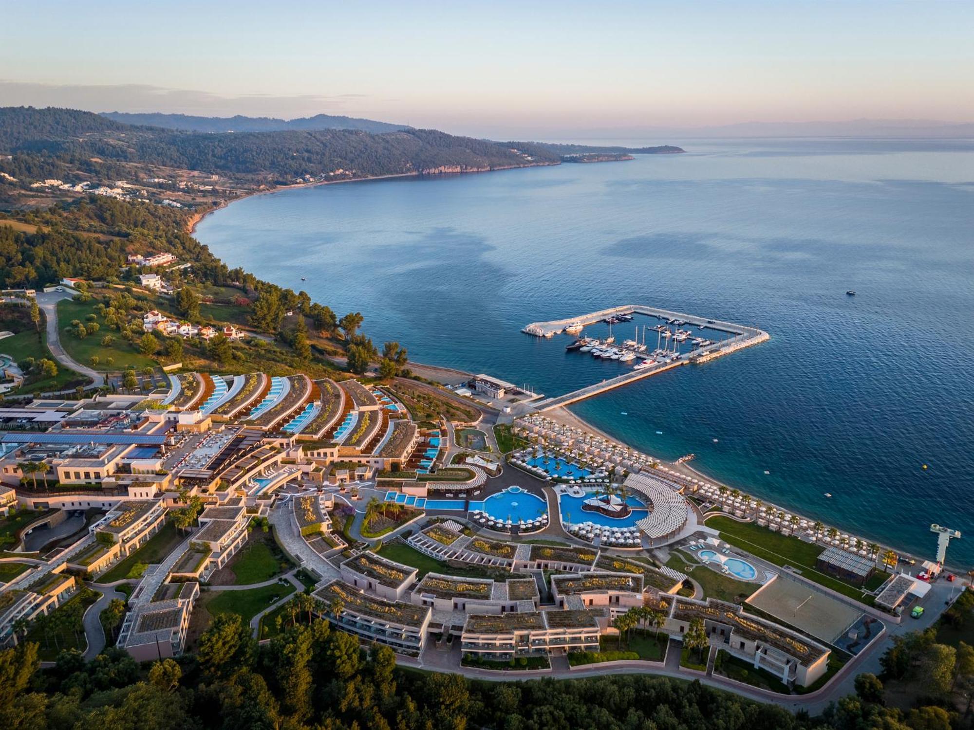 Miraggio Thermal Spa Resort Paliouri Dış mekan fotoğraf Aerial view of the resort