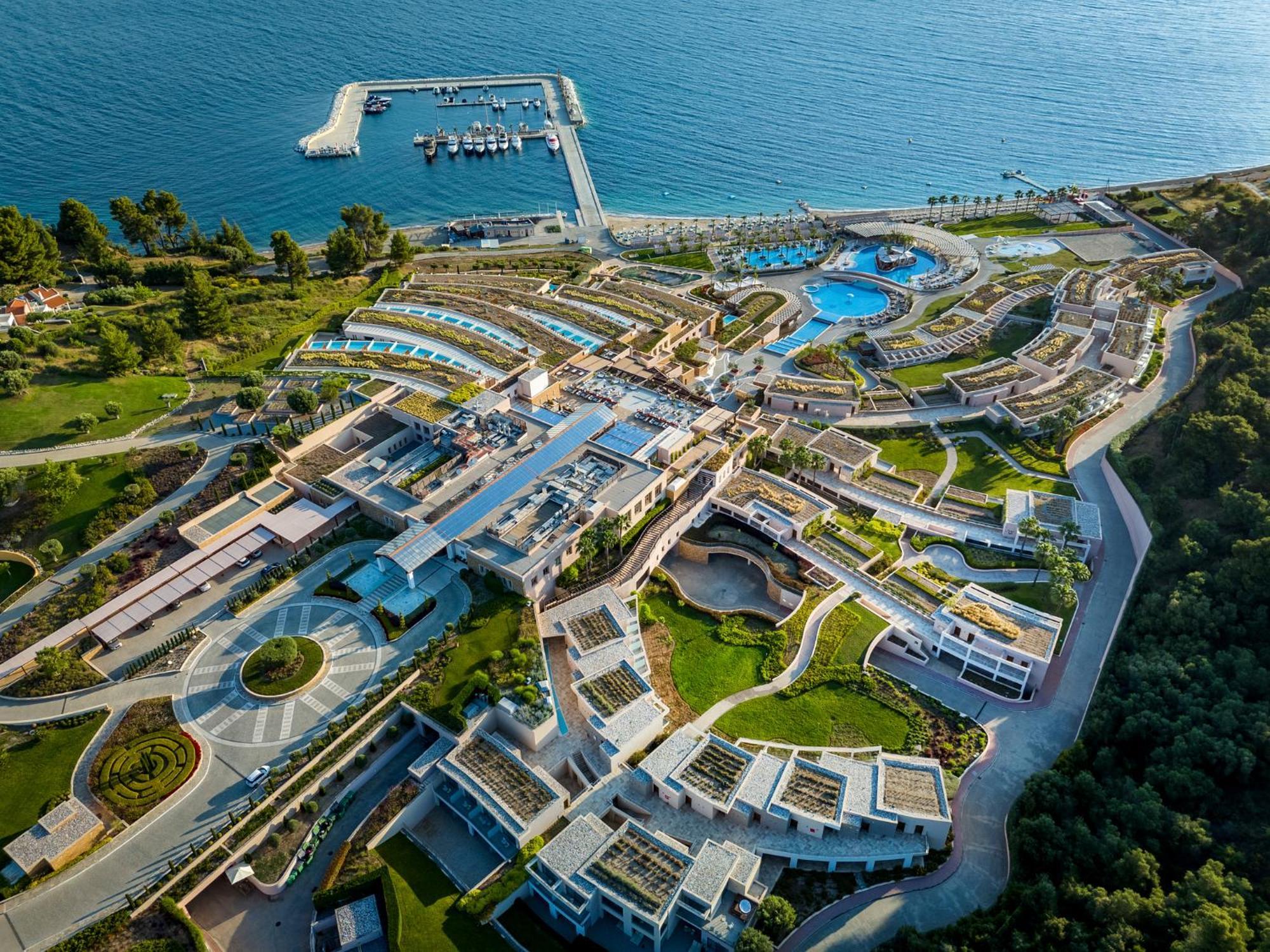 Miraggio Thermal Spa Resort Paliouri Dış mekan fotoğraf Aerial view of the resort